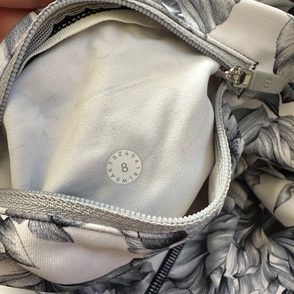 Lululemon Speed Up Crop 21" Leggings Light Garden White Black Size 8 Pockets - Picture 5 of 6